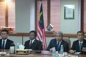 Ketua menteri sarawak ialah ketua badan eksekutif bagi kerajaan sarawak. Pemerintah Sarawak Janji Daftarkan Seluruh Tenaga Kerja Indonesia