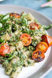 Kale Pesto Pasta Use Up Your Overflowing Garden Kale In This Delicious Pesto 30 Minute Meal Vegan Easily M Kale Pesto Pasta Kale Pesto Pesto Pasta Recipes