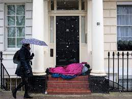 If you want to help homeless people by giving a gift card, then i suggest you check out this link gift card project. What To Do If You See A Homeless Person Sleeping Rough In The Cold Mirror Online