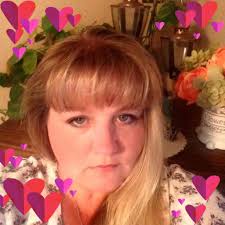 Why do side chicks often have a better relationship with a man than his  girlfriend?