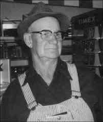 Leonard Weir's Instagram, Twitter & Facebook