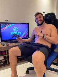 Otalab recebe arthur picoli podpah gkay e muito mais. Maze Selinacomics Twitter