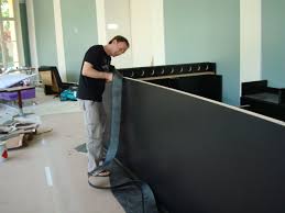 Norament 926 kautschuk fliesen mit noppe 0007 homogener gummibelag mit klassicher rundnoppe, einfarbig im fliesenformat neben holz und kork ist auch kautschuk ein natürlicher rohstoff. Verlegung Vom Kautschuk Bzw Gummiboden