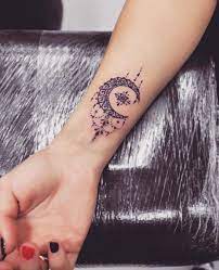 166 Most Attractive Wrist Tattoo Designs For Men And Women Cool Check More At Http Fabulousdesign Net Tatowierung Fur Manner Tatowierungen Tattoo Handgelenk