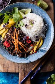 30 Minute Asian Basil Beef And Mango Noodle Salad Half Baked Harvest Rezept Nudelsalat Asiatische Rezepte Rindfleisch