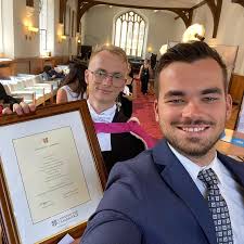 Leo (25) vyštudoval medicínu na slávnej univerzite Cambridge: NEUVERÍTE,  aké je tu ročné školné