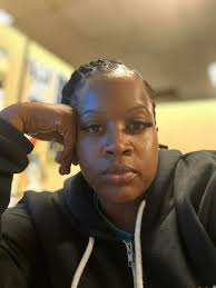 My name is Que…I'm 35…from Indy and I'm looking to make new friends ♥️