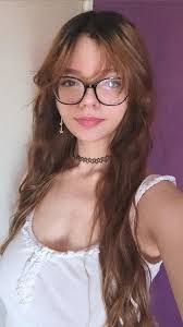 Emily Deline's Instagram, Twitter & Facebook