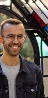 Sean Kisch's Instagram, Twitter & Facebook