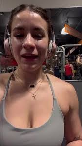 Alexis Craven's Instagram, Twitter & Facebook