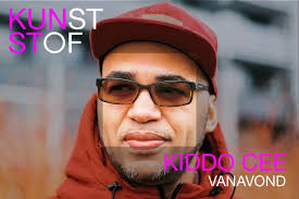 Kiddo Cee, rapper en docent uit Amsterdam-Zuidoost, brengt zijn nieuwe  album '1104, De postcode waar het begon' uit. Hierin vertelt hij zijn  levensverhaal in de Bijlmer; over zijn kindertijd, de Bijlmerramp en