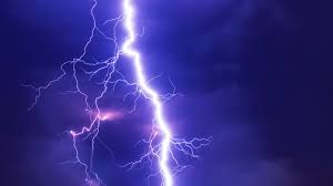 Hoe weet je hoever onweer van je vandaan is? Hondenweer Vanavond Code Geel Met Regen Onweer En Windstoten