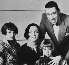 Fernandel - Fernandel con sua moglie Henriette Manse e le due figlie  Josette e Janine | Facebook
