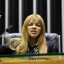 Flordelis dos santos de souza (born 5 february 1961), known as flordelis, is a brazilian contemporary christian singer, pastor and member of the chamber of deputies representing rio de janeiro. Brasilien Abgeordnete Flordelis Dos Santos Soll Kindern Mord An Ehemann Befohlen Haben Der Spiegel