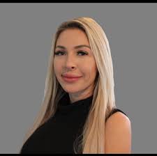 Janine Mckay's Instagram, Twitter & Facebook