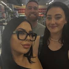 Chloe Mcgrath's Instagram, Twitter & Facebook