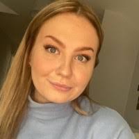 Elise Middleton's Instagram, Twitter & Facebook