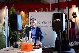 Sie sind deshalb auf der. Dj Vinci Dj Fur Hochzeiten Geburtstage Und Firmenevents Furstenfeldbruck Augsburg Munchen Regensburg Ingolstadt Hochzeits Dj Furstenfeldbruck Und Event Dj Service Sie Sind Auf Der Suche Nach Einem Dj Fur Ihre Spezielle Hochzeit Planen