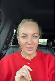 Janelle Massey's Instagram, Twitter & Facebook