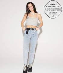 Dixie D Amelio In 2020 Girls Are Awesome Outfits Mom Jeans