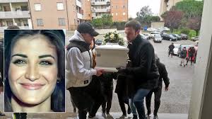 L'addio a Silvia, portata via da una malattia rarissima: "Consumata  lentamente dal dolore, ma aveva sempre un sorriso per tutti"