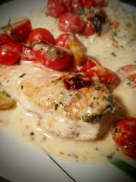 Ein Toller Auflauf Aus Hahnchenbrust Filet Tomaten Frischem Basilikum Und Einer Schmelzkase Sahne Sosse Kommt Garantiert Rezepte Fleisch Gerichte Hauptspeise