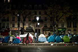 Les informations recueillies font l'objet d'un traitement informatique destiné à répondre à votre demande. Paris Streets See Influx Of Migrants After Jungle Camp Evictions