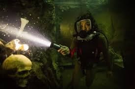 Uncaged (2019) t his film was originally produced for an immediate dvd release, but after last summer's successful shark thriller the shallows, was pulled from home video distribution and sent to theaters. 47 Metri Uncaged Svelata La Data D Uscita Italiana Del Thriller