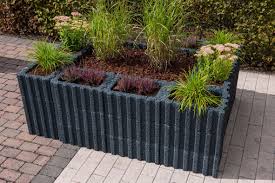 Rasterstein Als Hochbeet Diy Idee Hochbeet Kleiner Garten Hochbeet Mauern