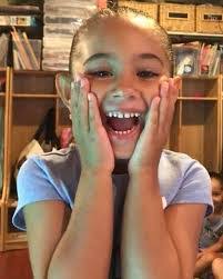 Edna Saravia's Instagram, Twitter & Facebook