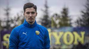 Mke ankaragücü spor kulübü sosyal medya hesabından altay bayındır için şu mesajı yayınladı içi ve saha dışında büyük katkıları bulunan evladımız altay bayındır'a kattığı değer için teşekkür ederiz. Altay Bayindir Mke Ankaragucu Ne Veda Etti