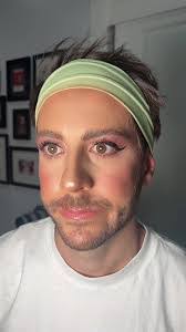 Nicole Deyo's Instagram, Twitter & Facebook