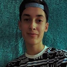 Justin Wing's Instagram, Twitter & Facebook