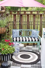 Black And White Deck Decor Palm Beach Chic Deck Makeover The Reveal Beach Chic Decor Deck Makeover Patio Cushions