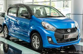 Tersebut kelihatan kereta myvi berwarna biru dipandu laju di lorong sebelah kiri dan kemudiannya memotong sebuah lagi myvi berwarna hitam. Gallery Perodua Myvi Advance Two Tone Displayed Paultan Org