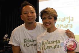 Ringgo Agus Rahman Sebagai Abah dan Nirina Zubir Sebagai Emak 