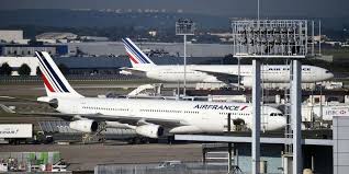 Première du genre dans le pays, elle est destinée à ratifier une proposition de loi. Privatisation D Aeroports De Paris Le Conseil Constitutionnel Valide Le Referendum D Initiative Partagee