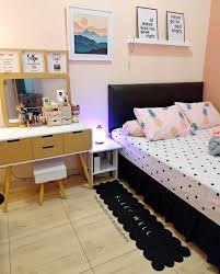 Ide dekorasi kamar tidur minimalis mungkin akan perlu diketahui, agar bisa dijadikan sebagai inspirasi untuk kamu yang ingin merubah suasana baru di kamar. Desain Kamar Tidur Minimalis Ukuran 2x3 Sederhana Cek Bahan Bangunan
