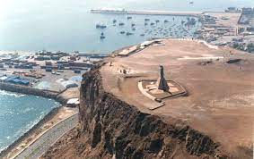 El morro de arica es un cerro costero, que tiene unos 100 metros de altura, emplazado al sur del espacio urbano de arica, en la región de arica y parinacota, en el norte de chile. Cima Morro De Arica Cristo De La Az Mapio Net