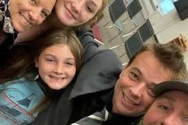 Fundraiser for Vicki McDonald by Laela Frank : Vicki, Chris and girls