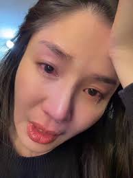 Mọi người nghe giọng Kim đi, không phải diễn đâu! Là cảm xúc thật đó ạ!  Khuê thực sự thấu hiểu được cảm xúc của Kim, nếu không nhờ vậy chắc chắn  Khuê sẽ không bao giờ có thể diễn ra được như vậy! Tới ...