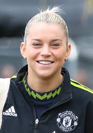 Alissa Russo's Instagram, Twitter & Facebook