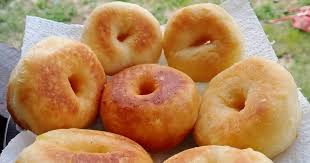 Sajikan donat kentang goreng spesial takaran sendok yang renyah dan empuk dengan taburan gula halus. Resep Donat Kentang Takaran Sendok 4 Cara Bikin Donat Kentang Takaran Sendok Super Lembut Yang Mudah Cookandrecipe Com Resep Donat Kentang Takaran Sendok Anti Gagal
