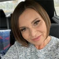 Mandy Burgess's Instagram, Twitter & Facebook