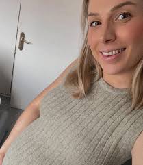 Ombré is the perfect choice for a holiday set 🏝️ For the lovely @gemduff  🌞 @willowacademy_lj prep @magpie_beauty products @niba_uk oil to finish  #ombrénails #ombrenailart #holidaynails💅 #coralnails #glitternailsdesign  #summernailinspo #naileducator ...