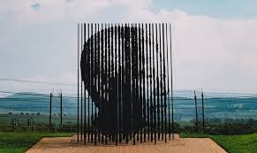 The mandela effect is a phenomenon that makes us question even the most mundane memories from the past. Mandela Effekt Rauber Emoji Und Pickachus Schwanz Egofm
