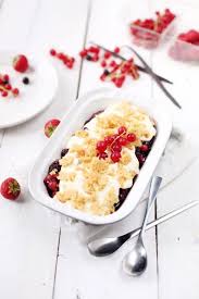 Crumble De Fruits Rouges A La Creme Vanille Chefnini Recette Recettes De Cuisine Alimentation Crumble