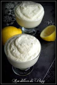 Cette recette de mousse est composée de jus de citron, d'oeufs et de sucre en poudre. Mousse Legere Au Citron Express De Cyril Lignac