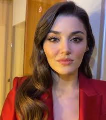 People who liked hande erçel's feet, also liked Hande Ercel In Son Hali Takipcilerini Korkuttu Boynuna Ne Oldu Hande Galeri Takvim