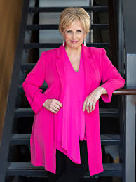 Kathie-Donovan-by-Michelle-Valberg_Z721841